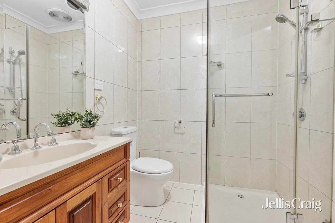 11 Kalimna Crescent, Doncaster image 8