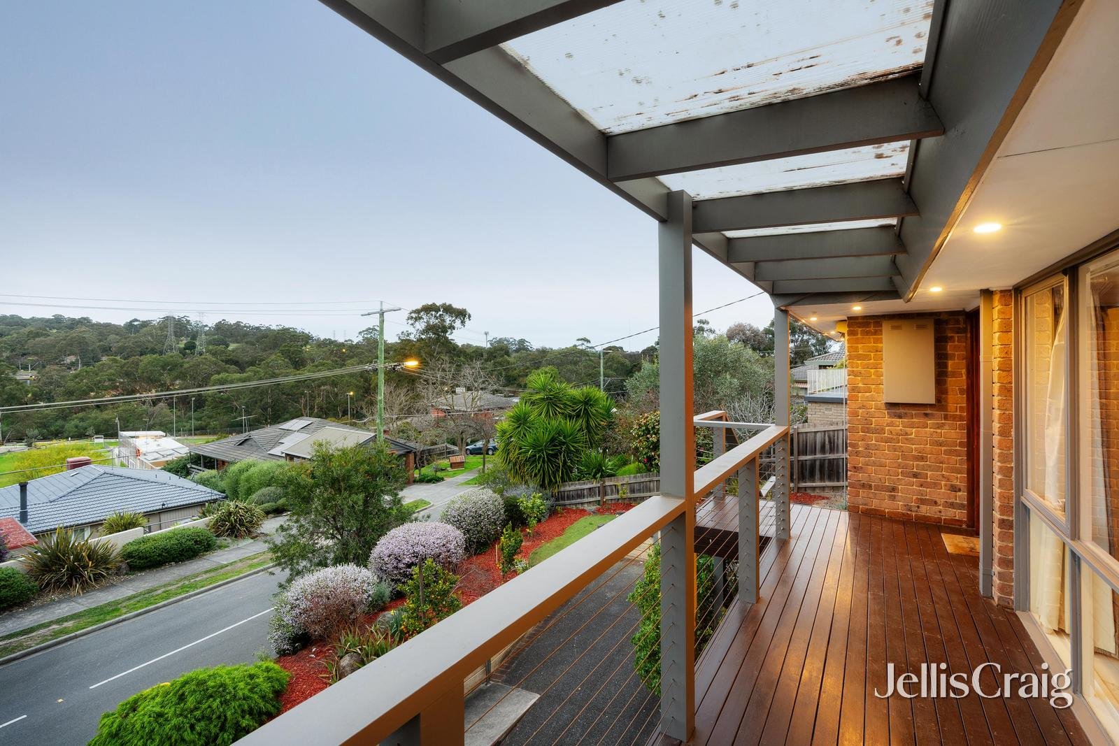 11 Kardinia Drive, Yallambie image 2