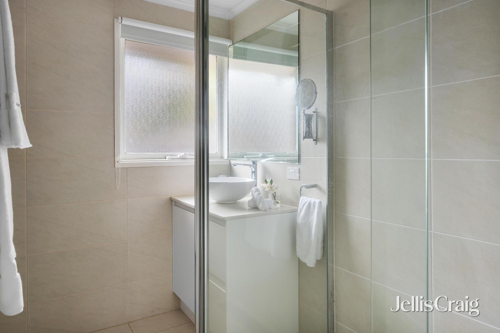 11 Kardinia Drive, Yallambie image 11