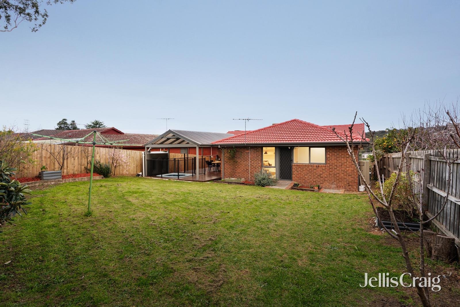 11 Kardinia Drive, Yallambie image 19