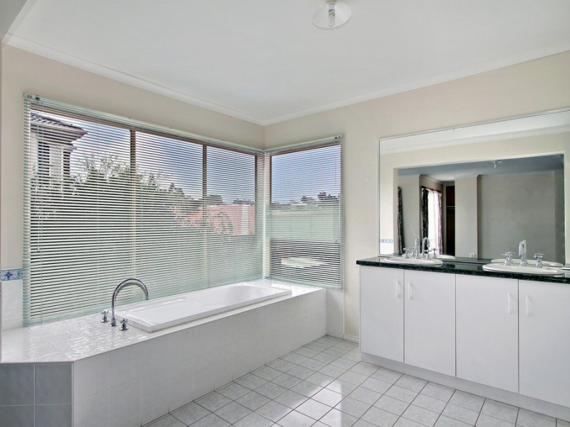 11 Karina Close, Croydon Hills image 6