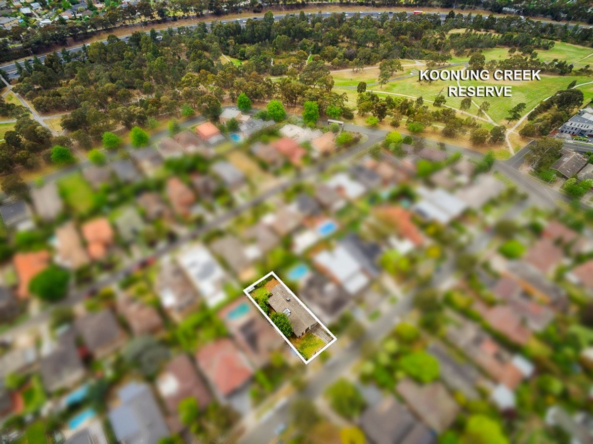 11 Kelvinside Street, Balwyn North image 9