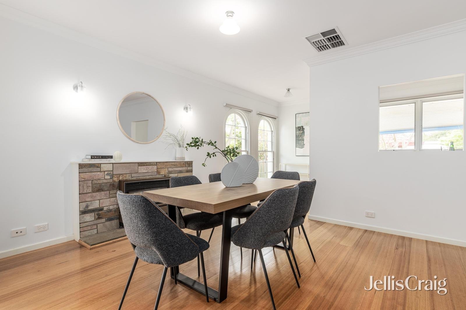 11 Kemp Avenue, Mount Waverley image 5