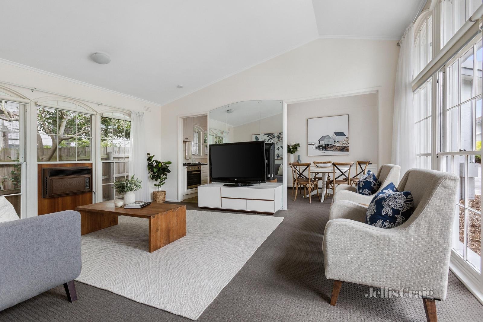 1/1 Kinkora Road, Hawthorn image 2