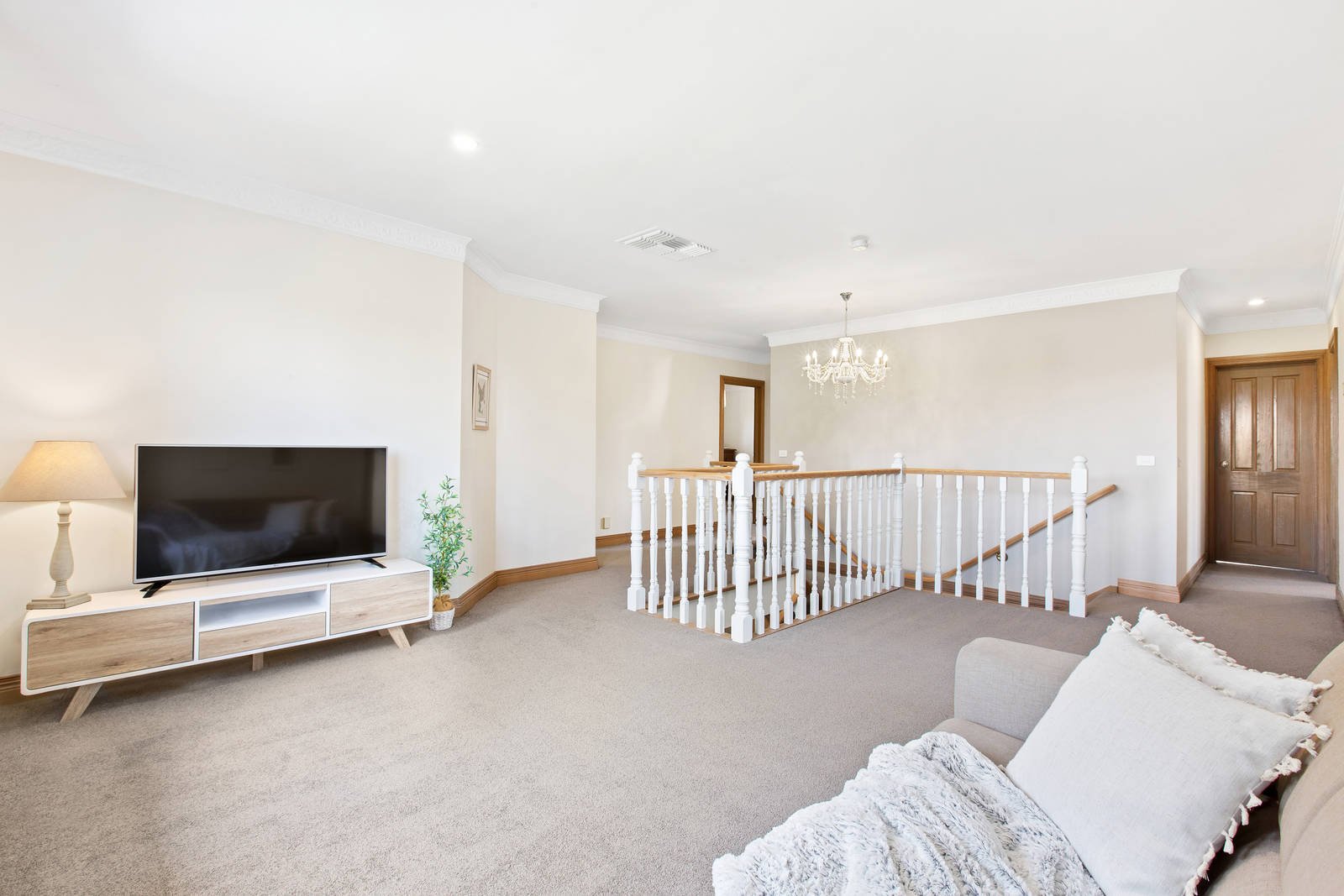 Property Gallery Thumbnail 8