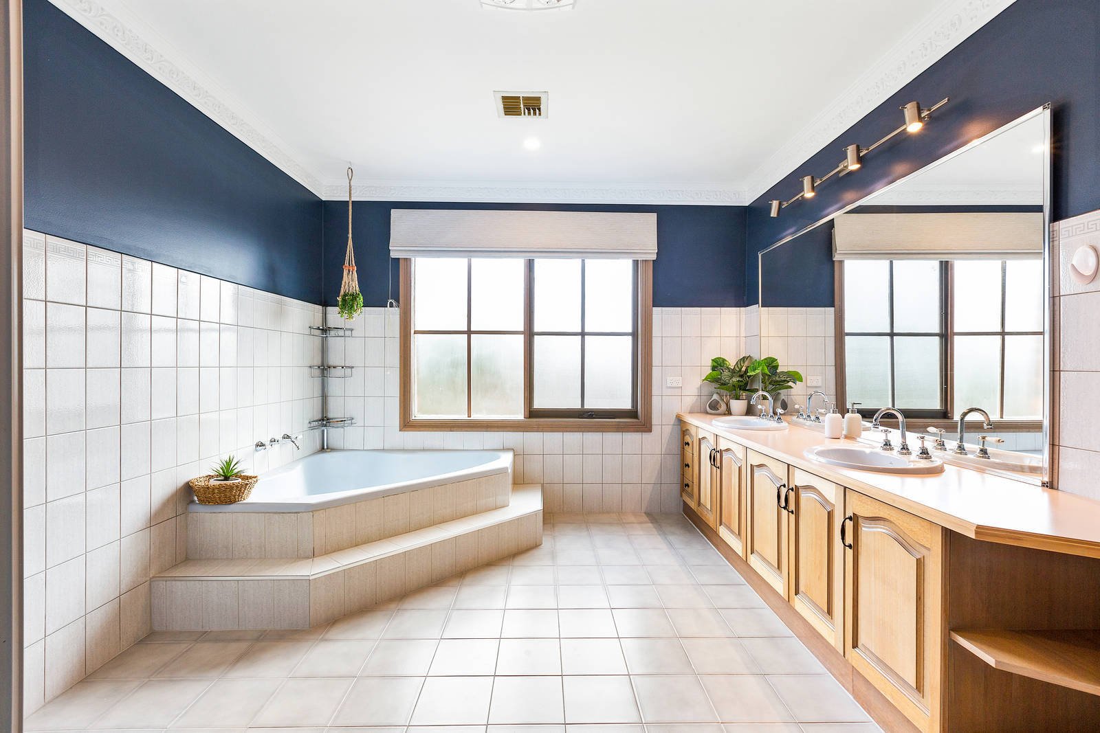 Property Gallery Thumbnail 11