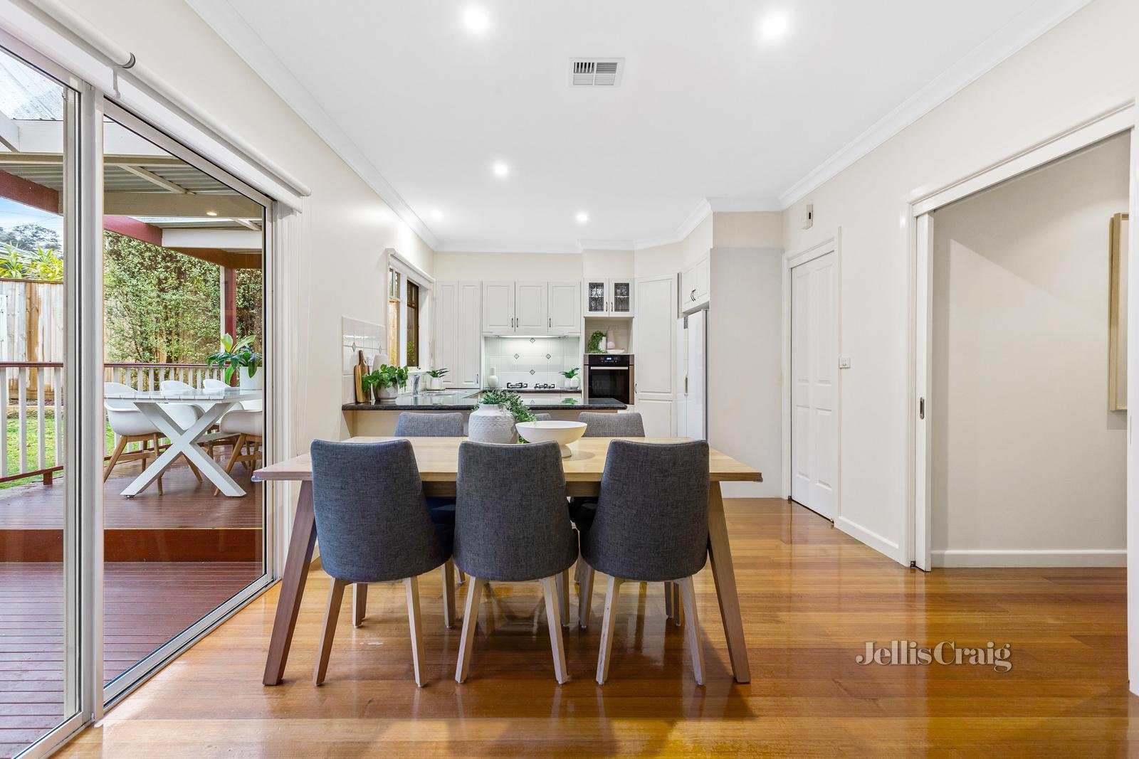 11 Leonard Street, Burwood image 6