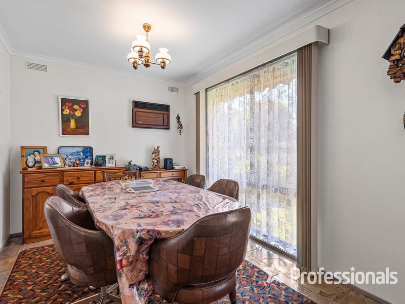 11 Levendale Avenue, Mooroolbark image 7