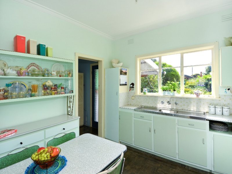 11 Little Avenue, Hamlyn Heights image 2
