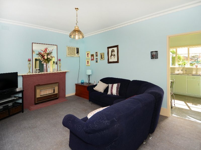 11 Little Avenue, Hamlyn Heights image 3