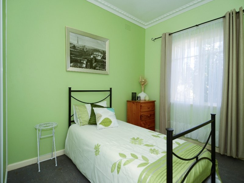 11 Little Avenue, Hamlyn Heights image 4