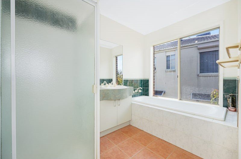 11 Lockens Avenue, Glen Waverley image 6