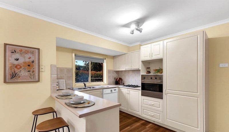 11 Lucerne Street, Mount&nbsp;Waverley image 1
