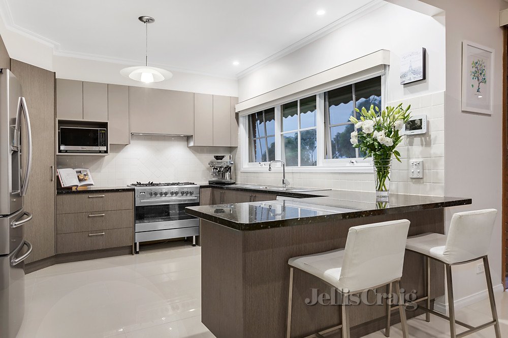 11 Macka  Avenue, Greensborough image 4