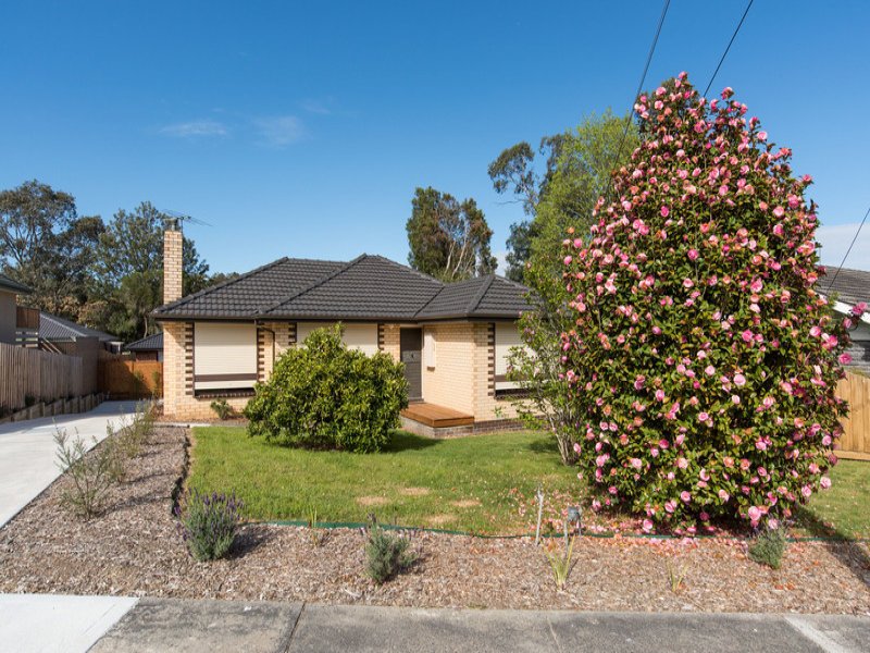 11 Macmillan Street, Mooroolbark image 1