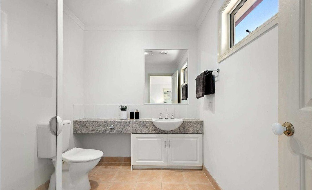 1/1 McKelvie Court, Glen&nbsp;Waverley image 5