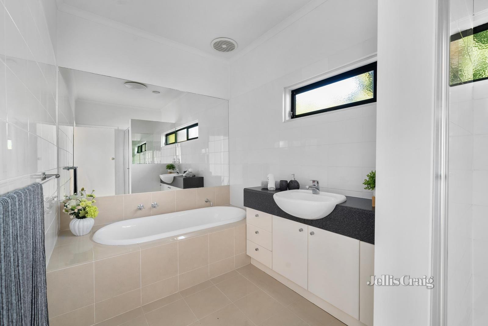 11 Mckittrick Road, Bentleigh image 8