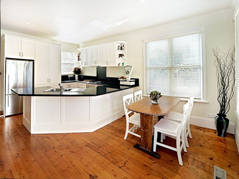 11 Meredith Street, Elwood image 4