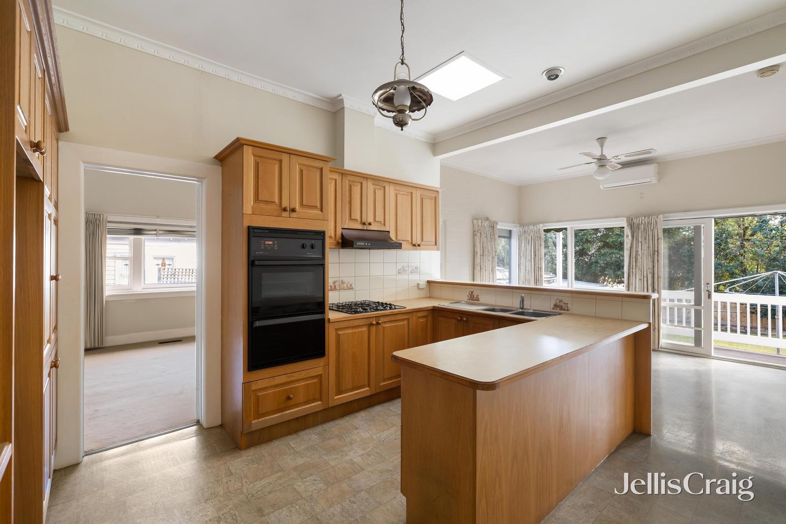 11 Merton Street, Camberwell image 3