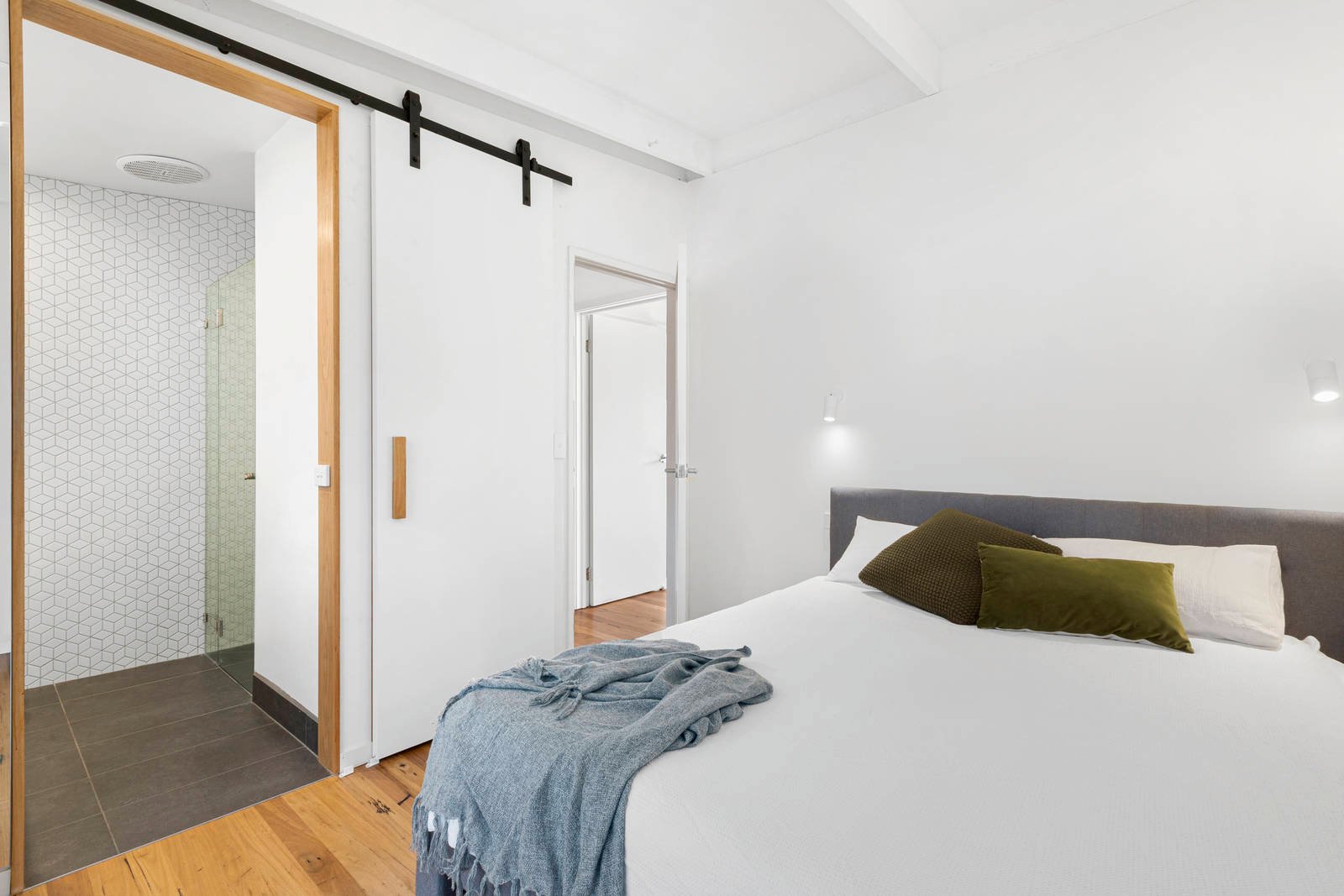 Property Gallery Thumbnail 14