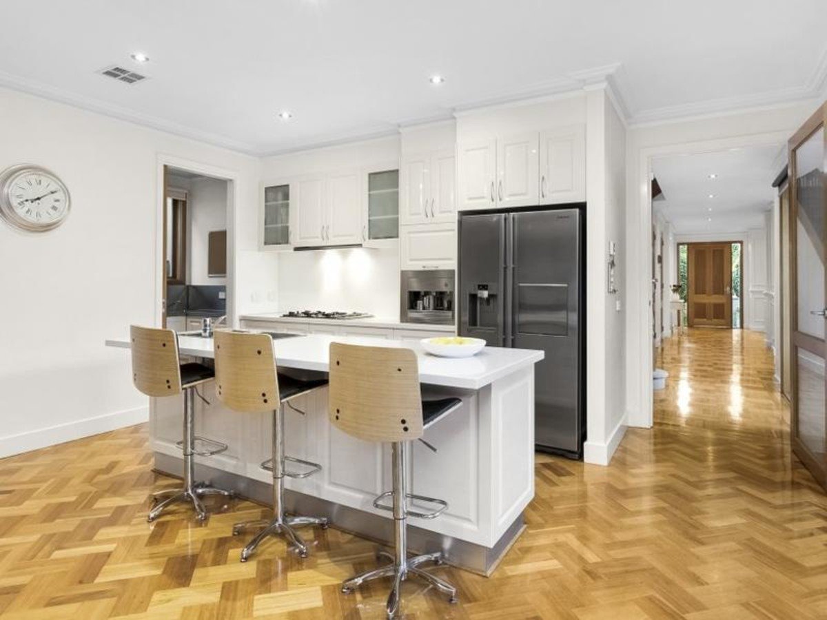 11 Monash Avenue, Balwyn image 5