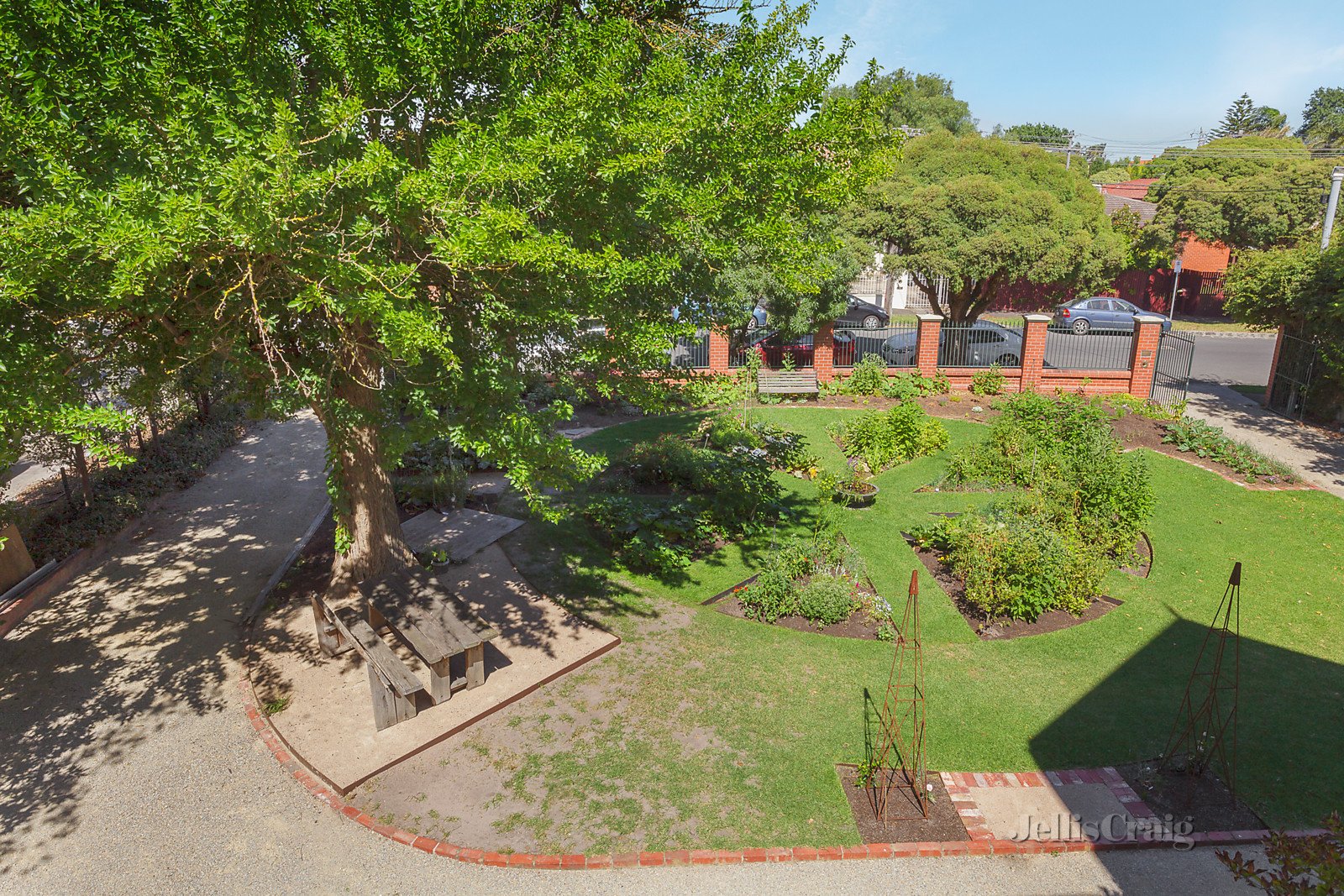 11 Montclair Avenue, Brighton image 15