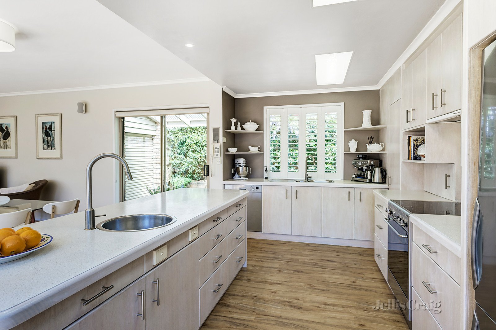 11 Mulberry Court, Eltham image 4