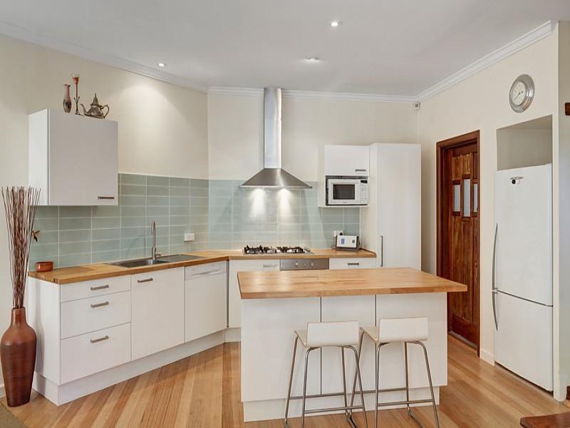 11 Murdoch Street, Camberwell image 3