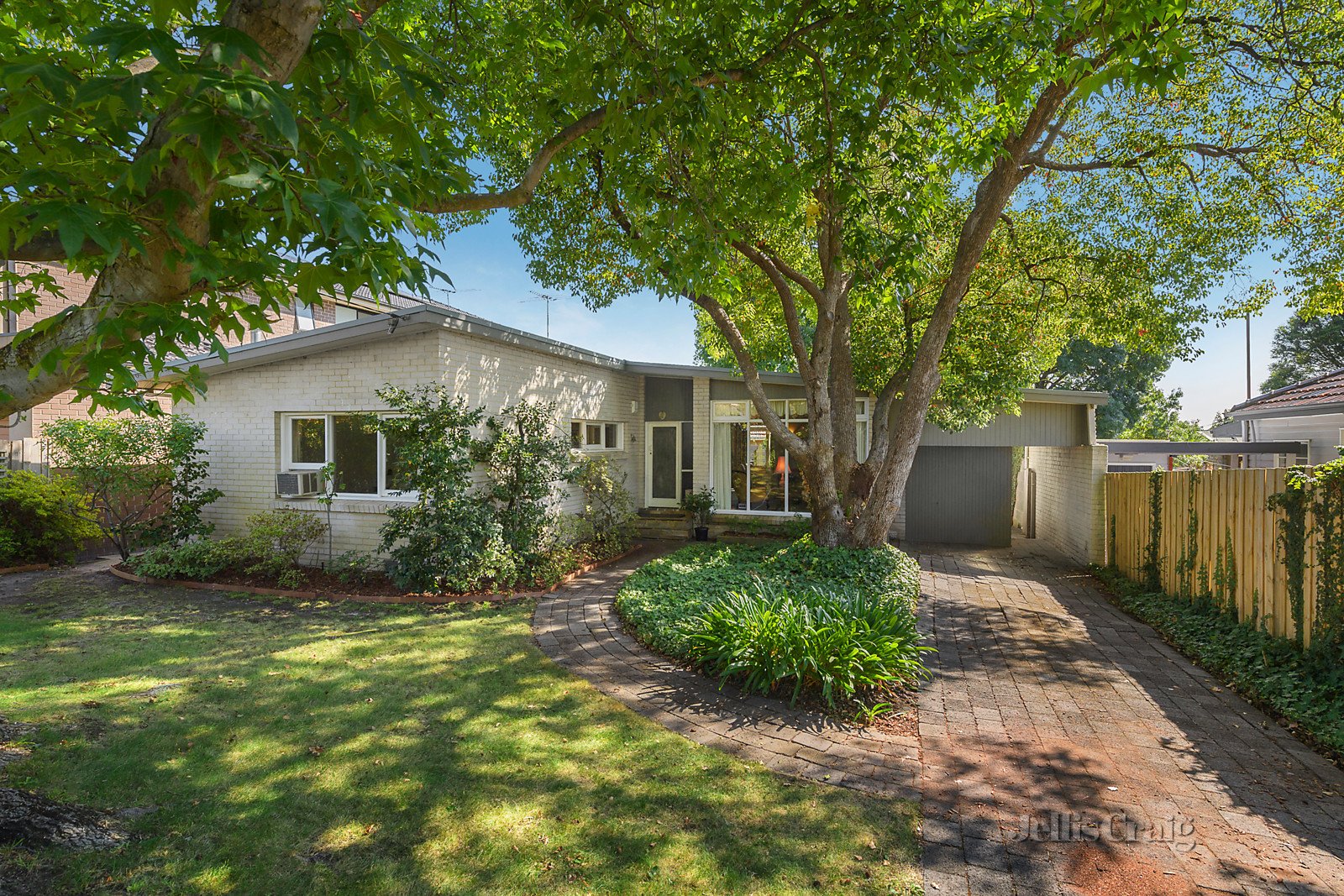 11 Murray Drive, Burwood image 1