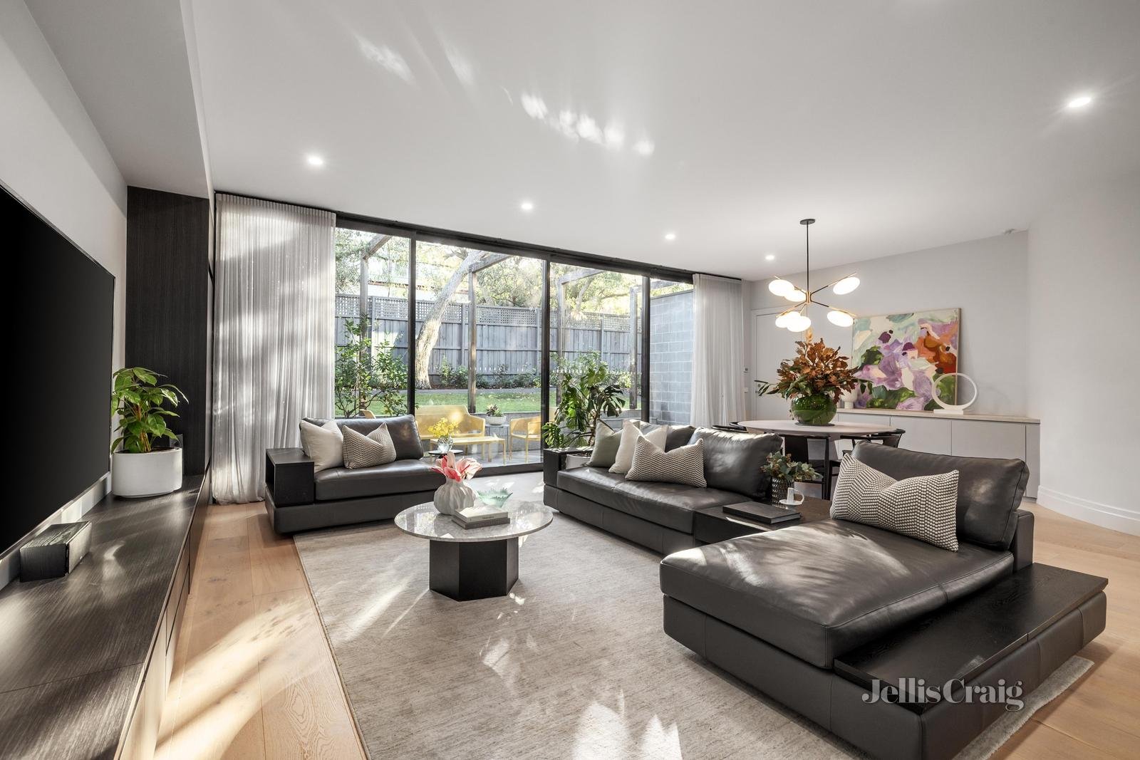 11 Nepean Street, Glen Iris image 3