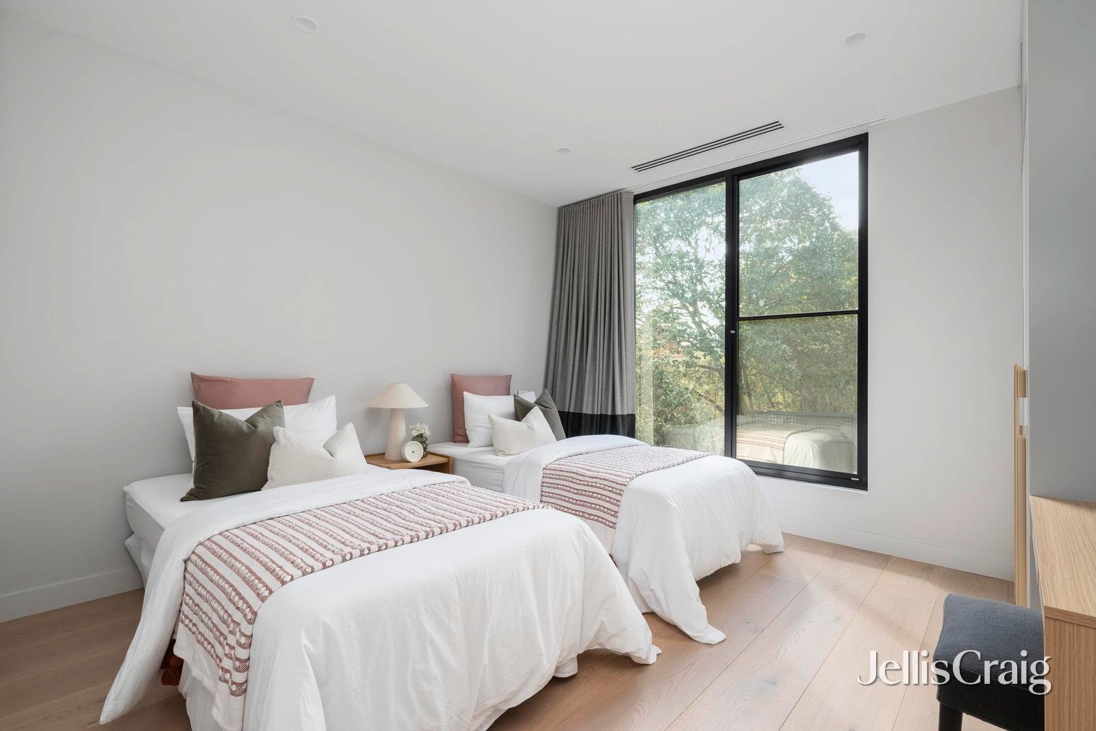 11 Nepean Street, Glen Iris image 21