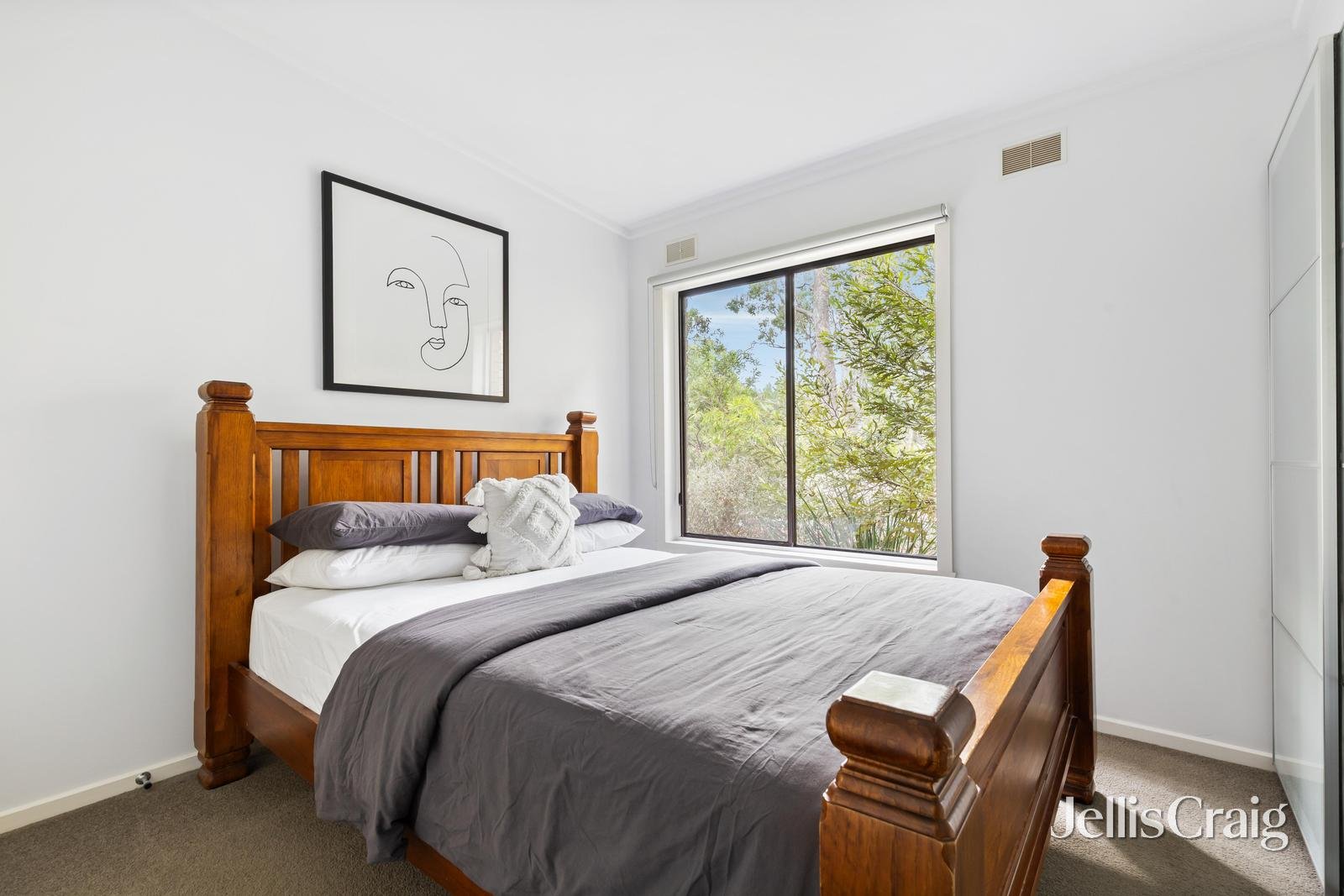 1/1 Nicholson Close, Research image 8