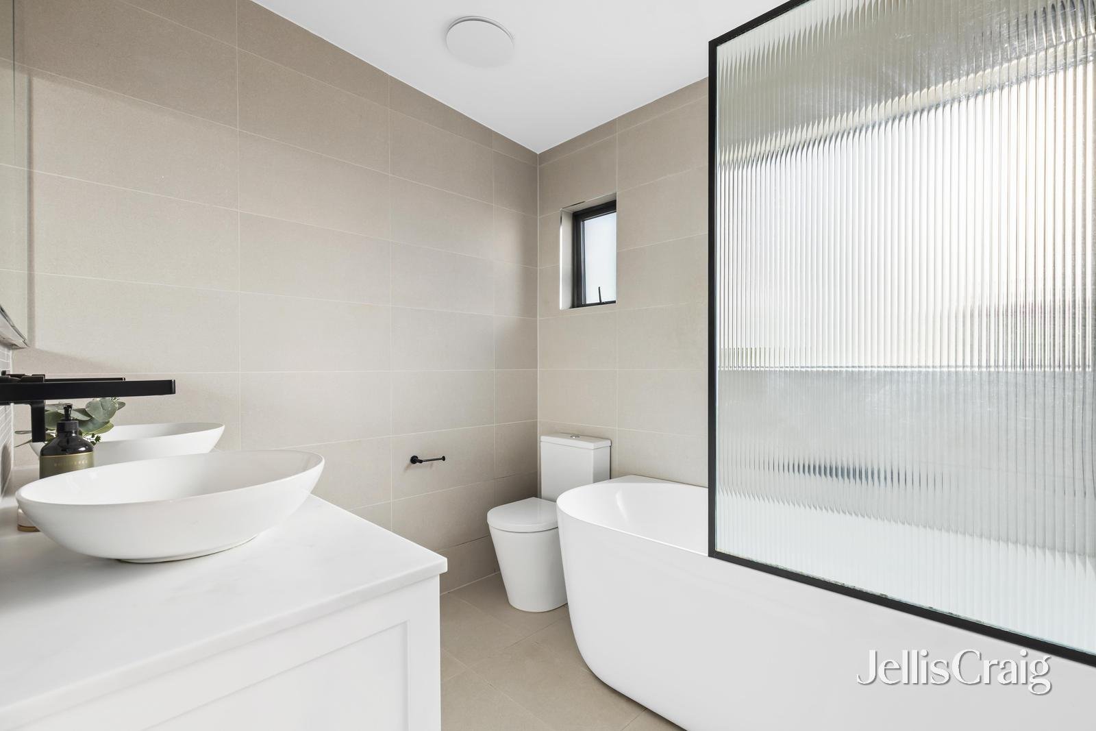 1/1 Nicholson Close, Research image 9