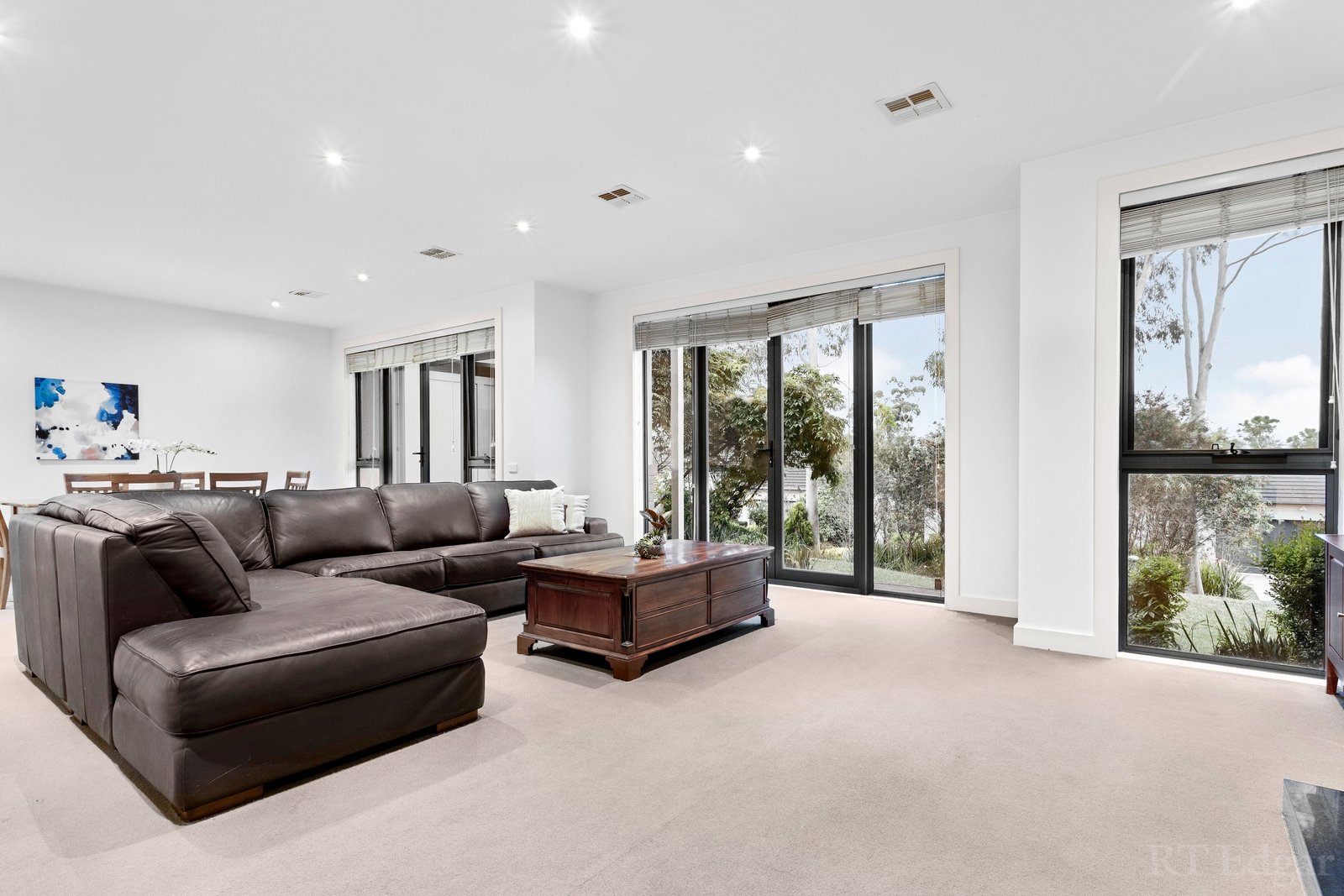 Property Gallery Thumbnail 3