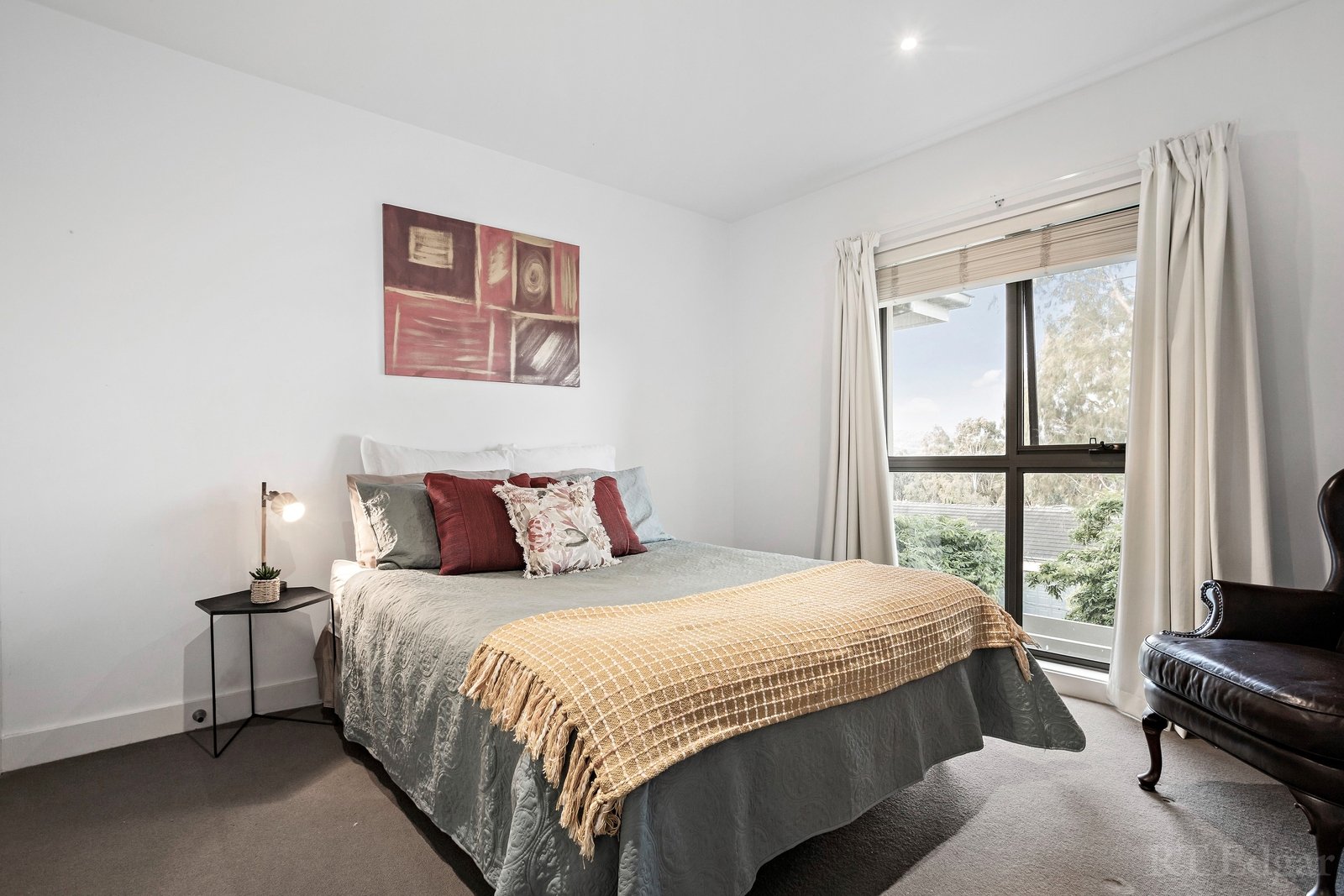 Property Gallery Thumbnail 6