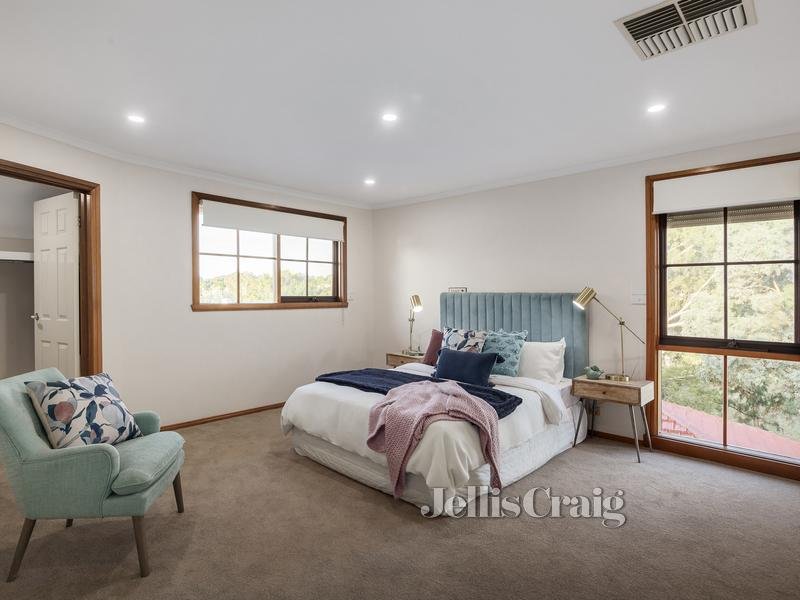 11 Niland Rise, Templestowe image 7