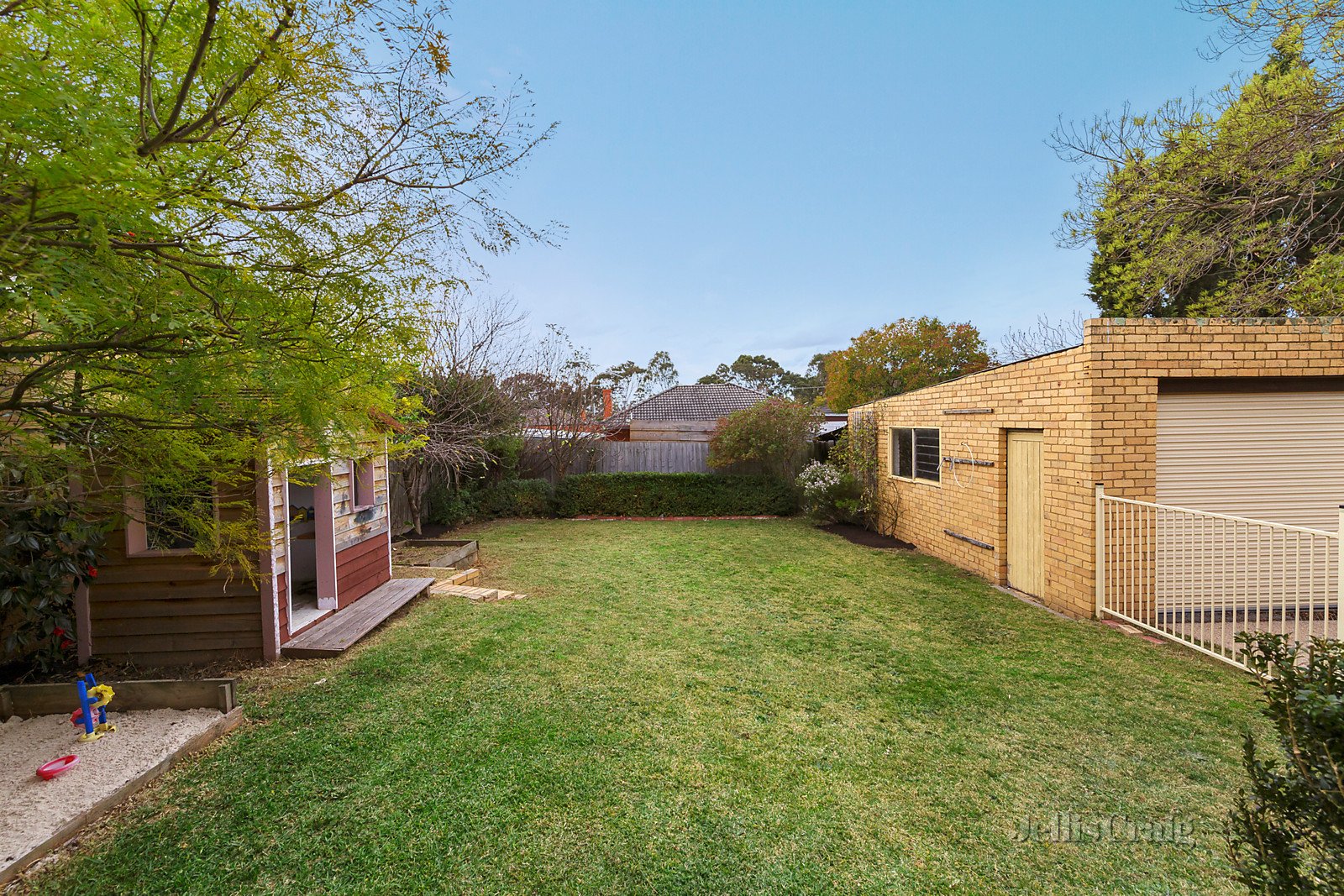 11 Normanby Road, Bentleigh East image 8