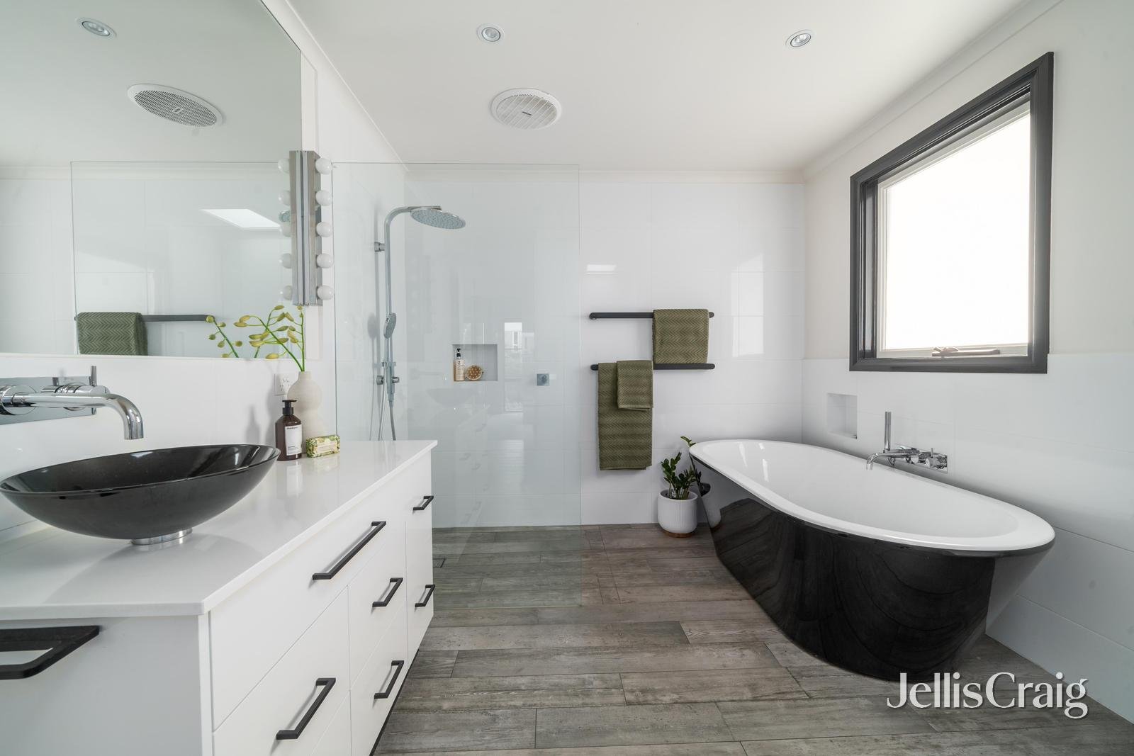 11 Nungeroo Court, Eltham North image 5