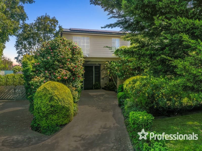 11 Nuraylia Avenue, Croydon image 2