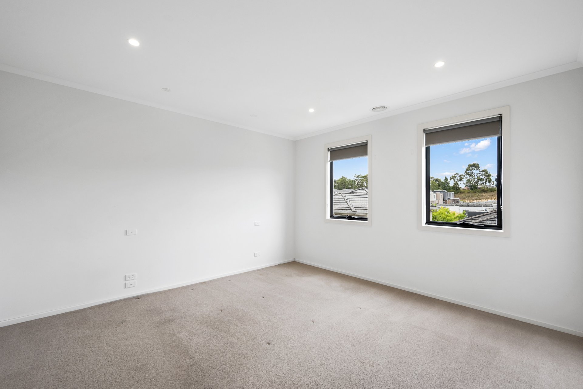 11 Ochre Place, Mount Waverley image 6