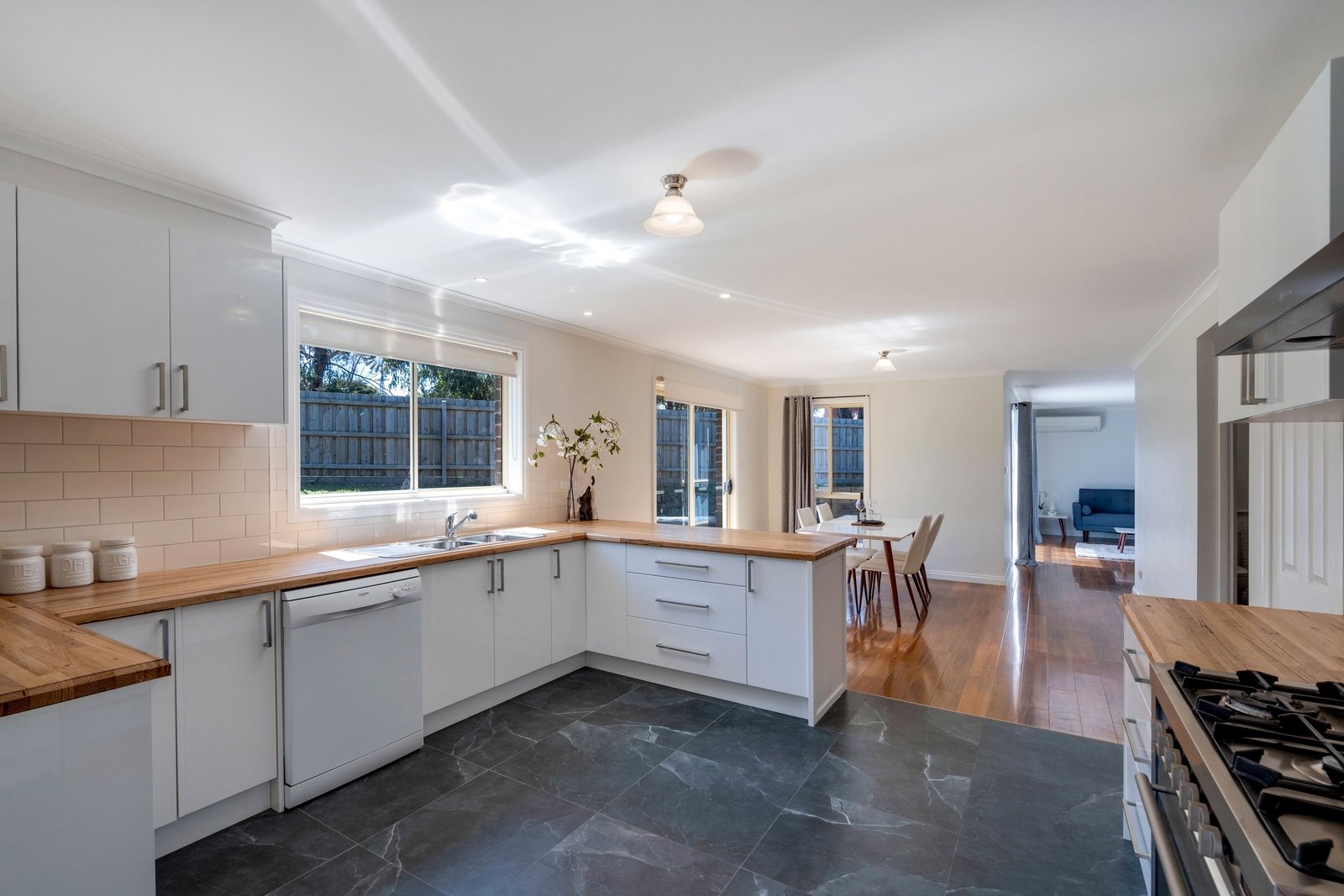 Property Gallery Thumbnail 3