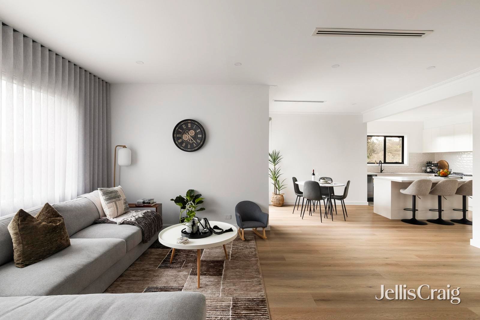 11 Outlook Crescent, Briar Hill image 4