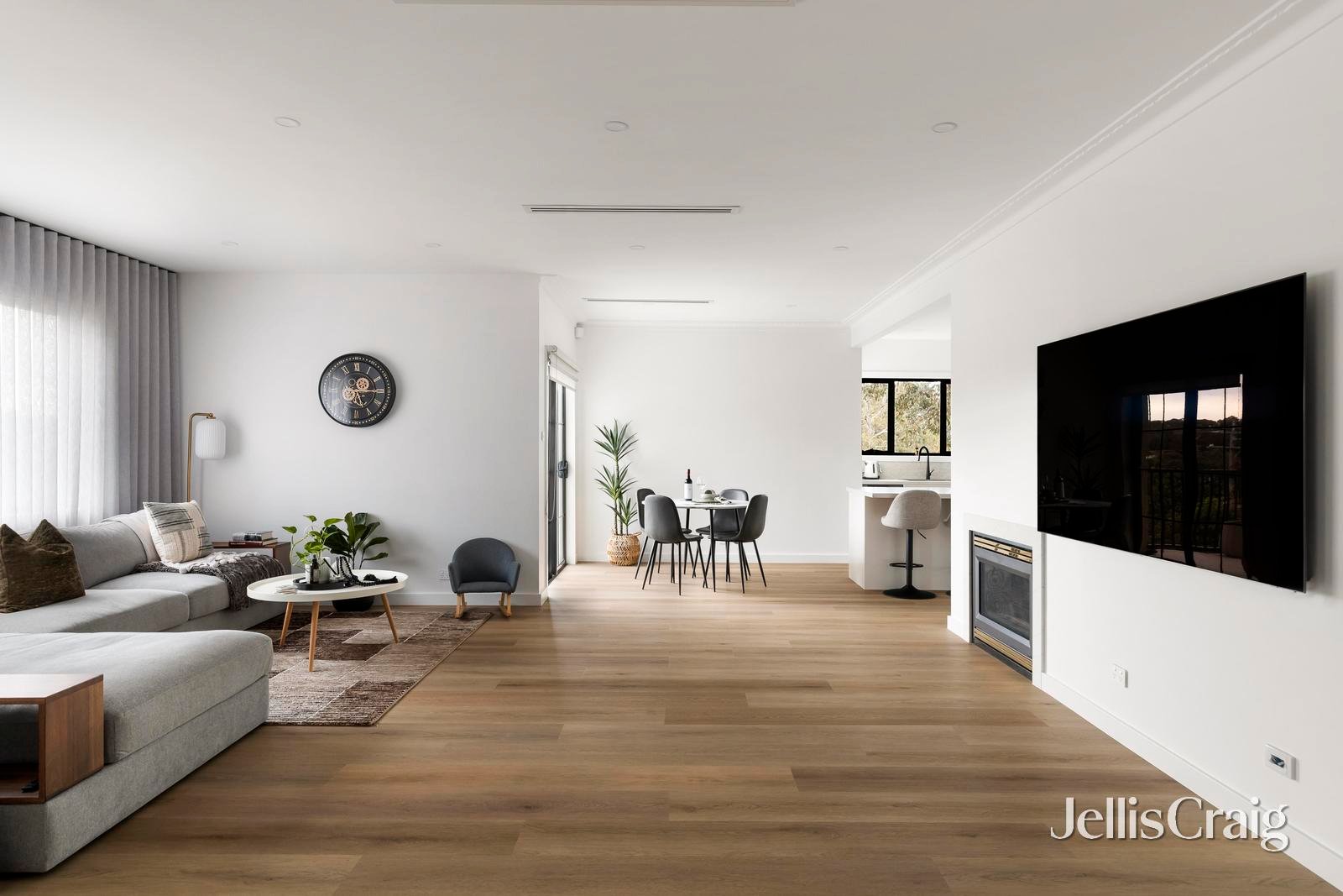 11 Outlook Crescent, Briar Hill image 5