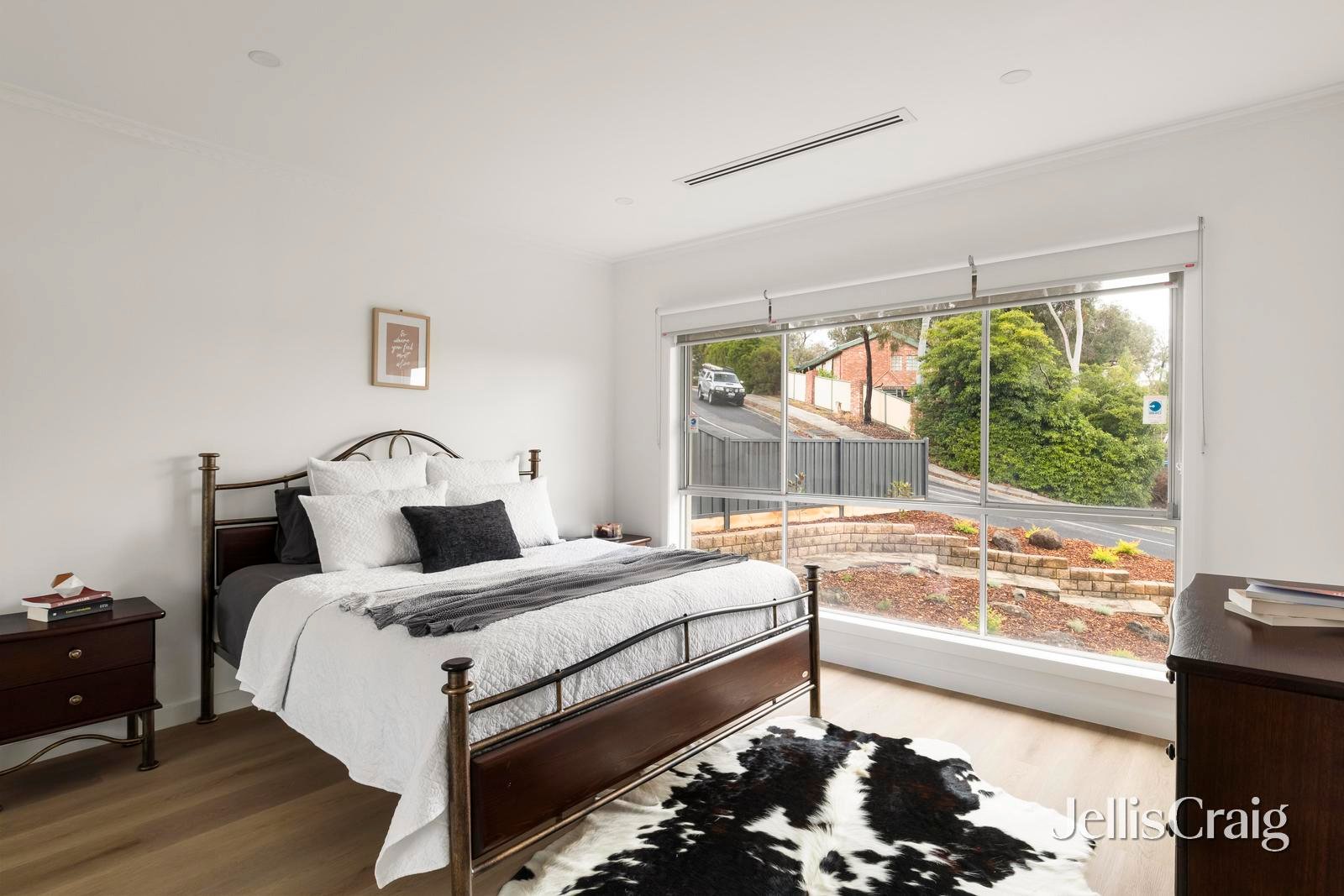 11 Outlook Crescent, Briar Hill image 10