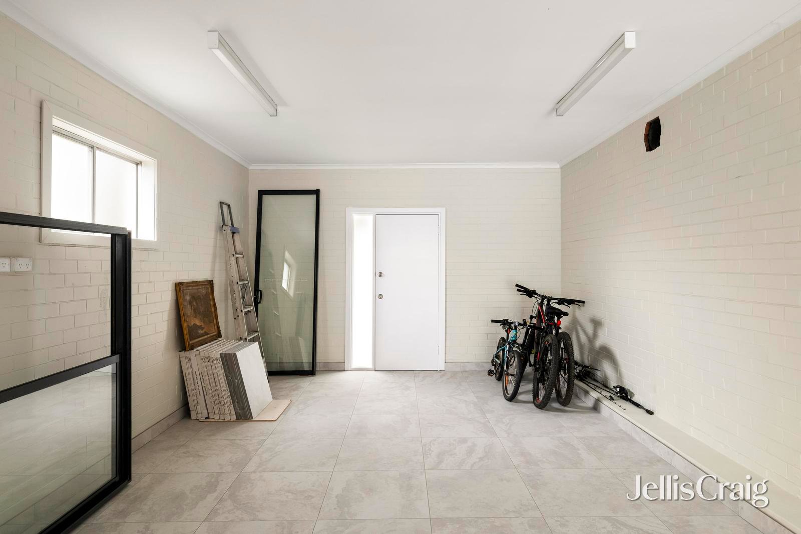 11 Outlook Crescent, Briar Hill image 16