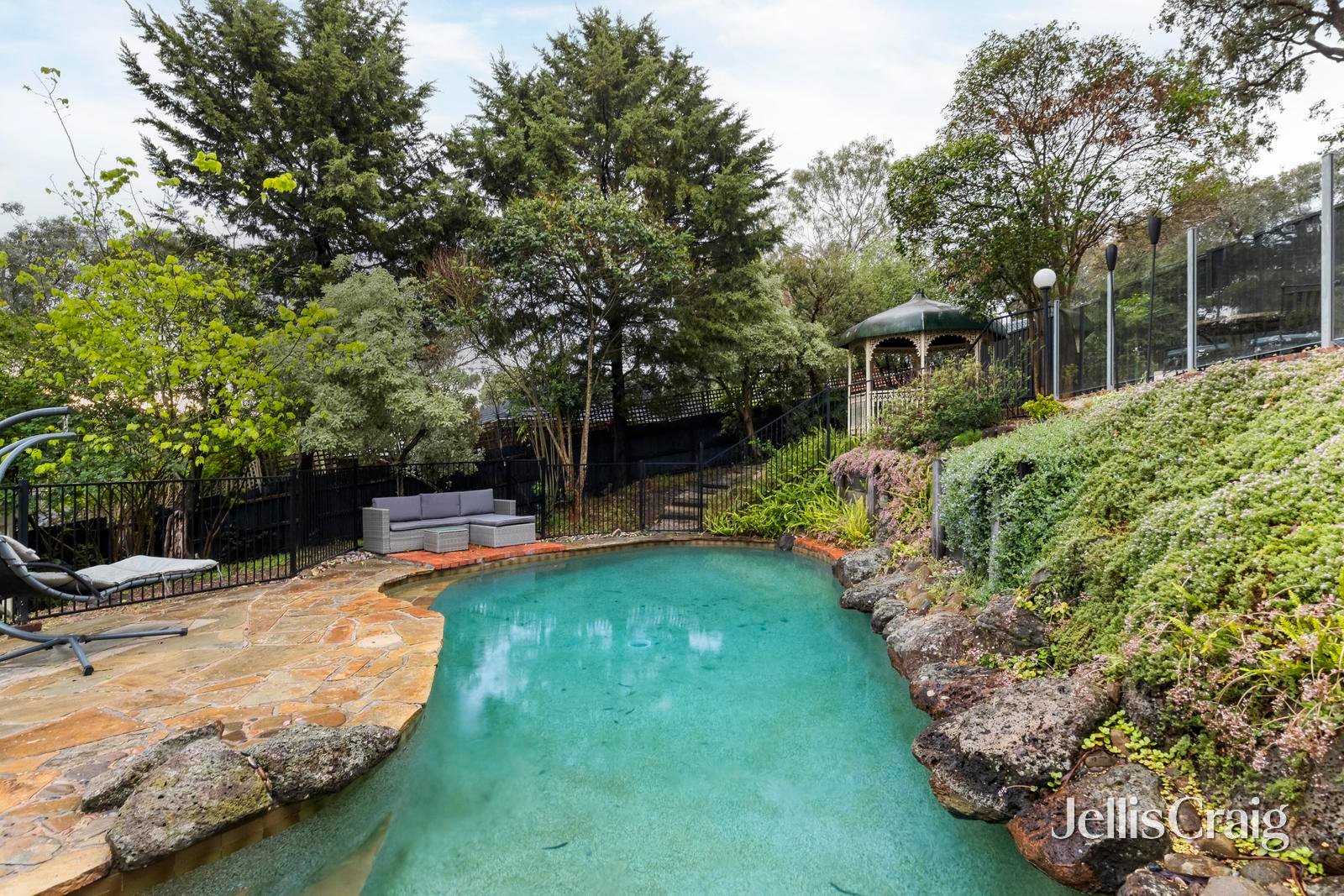 11 Outlook Crescent, Briar Hill image 17