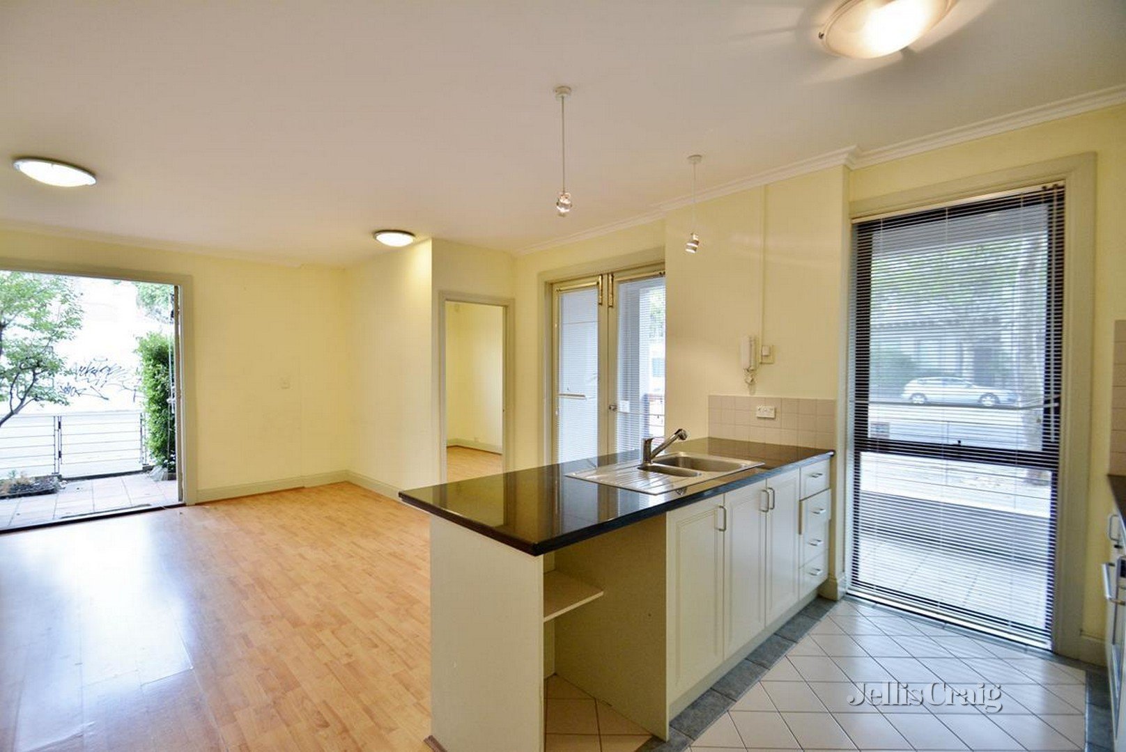 1/1 Owen Street, Carlton image 2