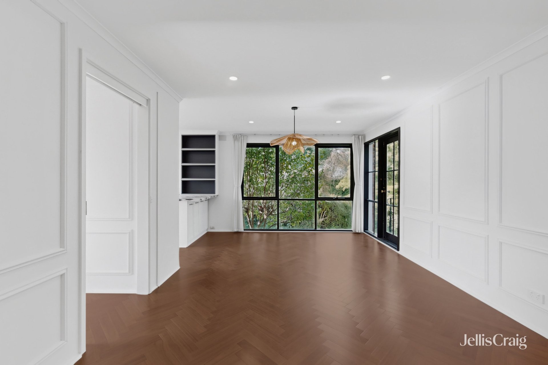 11 Parkgate Drive, Ringwood image 4