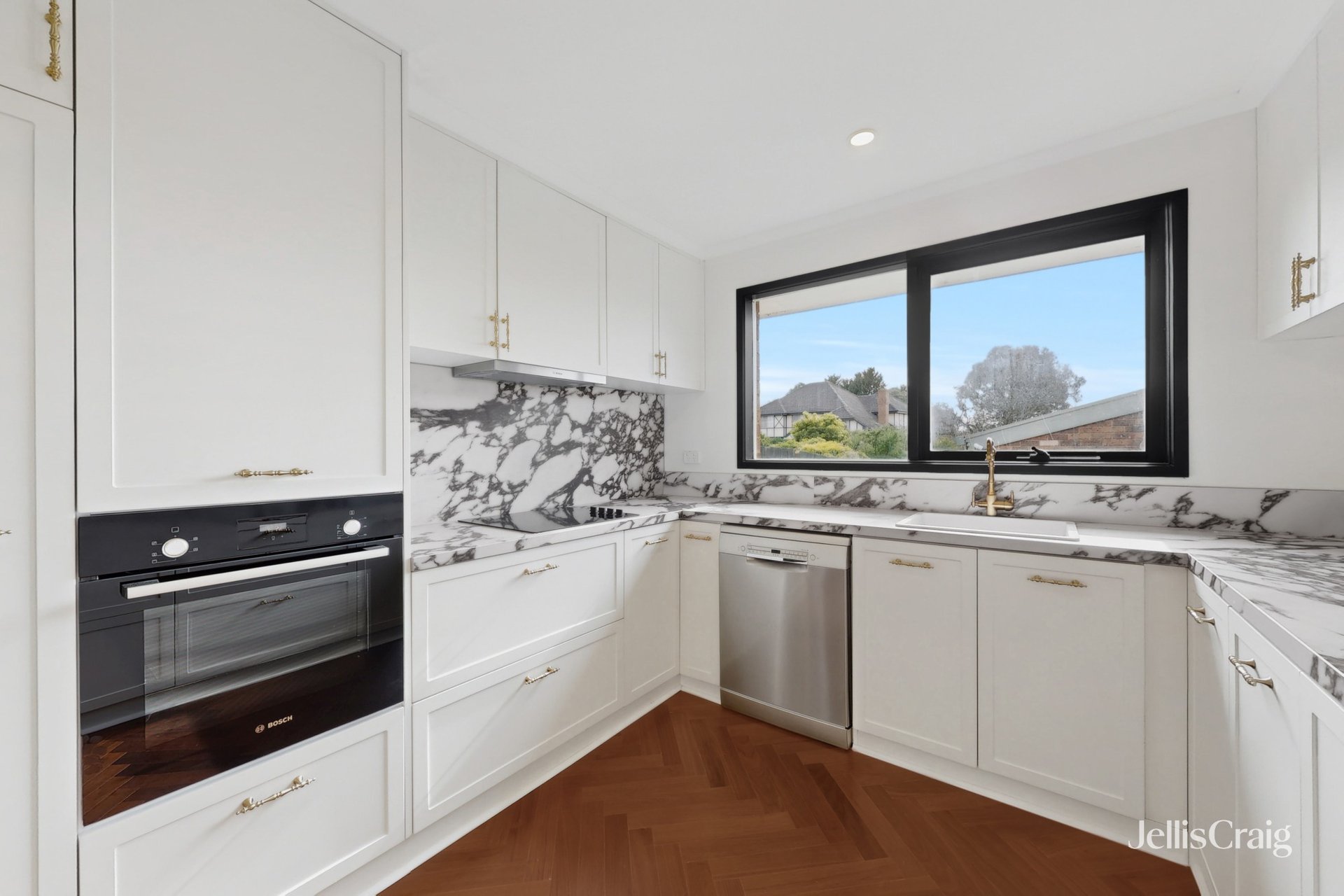 11 Parkgate Drive, Ringwood image 5