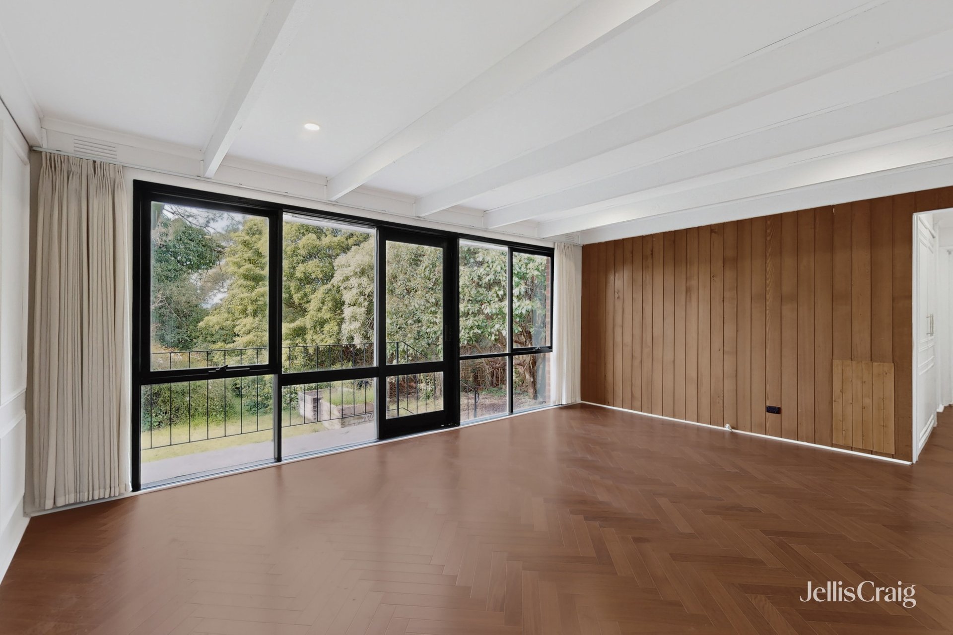 11 Parkgate Drive, Ringwood image 6